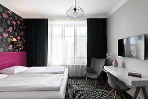 Liv'Inn Aparthotel
