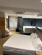 Golden Hotel