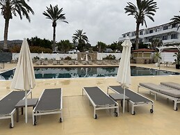 Vrachia Beach Hotel & Suites - Adults only