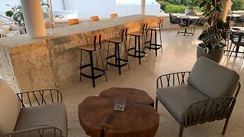 Vrachia Beach Hotel & Suites - Adults only