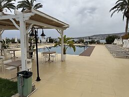 Vrachia Beach Hotel & Suites - Adults only