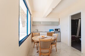 Vrachia Beach Hotel & Suites - Adults only