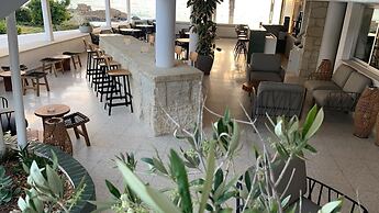 Vrachia Beach Hotel & Suites - Adults only