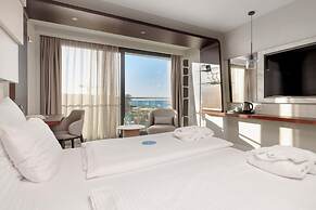 Marine Hotel