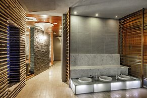 Marine Hotel