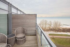 Marine Hotel
