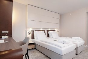 Marine Hotel