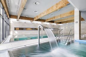 Marine Hotel