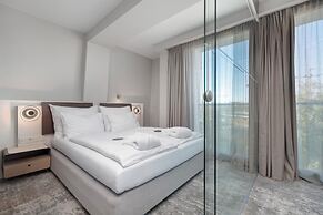 Marine Hotel