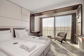 Marine Hotel