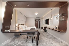Marine Hotel