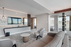 Marine Hotel