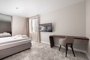 Marine Hotel