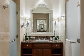 Lotte Hotel Moscow - The Leading Hotels of the World