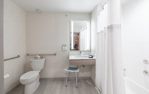 Holiday Inn Express Hotel & Suites St. Robert by IHG