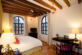 Guaycura Boutique Hotel Beach Club & Spa