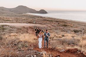 Guaycura Boutique Hotel Beach Club & Spa