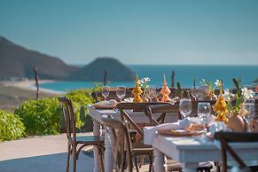 Guaycura Boutique Hotel Beach Club & Spa