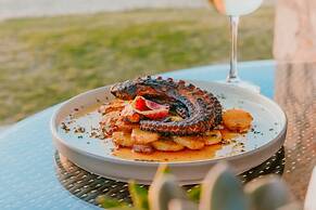 Guaycura Boutique Hotel Beach Club & Spa