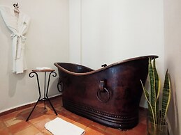 Guaycura Boutique Hotel Beach Club & Spa