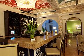 Guaycura Boutique Hotel Beach Club & Spa