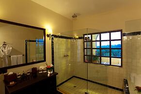 Guaycura Boutique Hotel Beach Club & Spa