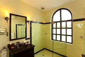 Guaycura Boutique Hotel Beach Club & Spa