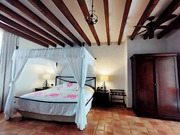 Guaycura Boutique Hotel Beach Club & Spa