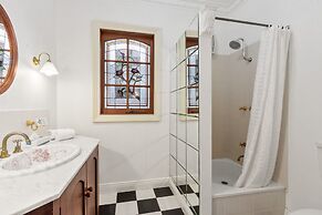 Grosvenor Court Apartments Hobart