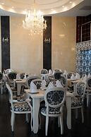 Manhattan Hotel & Restaurant