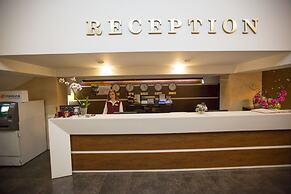 Manhattan Hotel & Restaurant