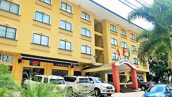 Hotel Pinares Plaza