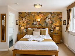 Riviera Lodge Hotel