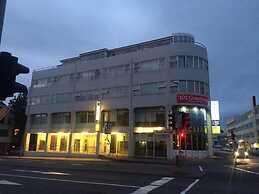 101 Guesthouse Hotel