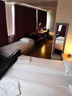 101 Guesthouse Hotel