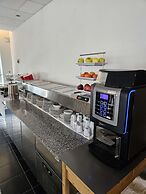 101 Guesthouse Hotel