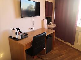 101 Guesthouse Hotel