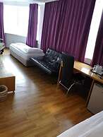 101 Guesthouse Hotel