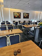 101 Guesthouse Hotel