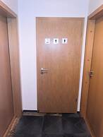 101 Guesthouse Hotel