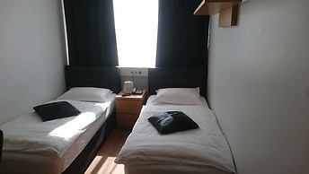 101 Guesthouse Hotel