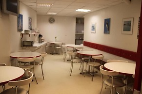 101 Guesthouse Hotel