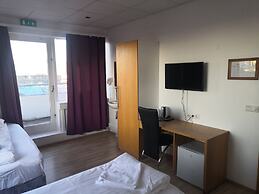 101 Guesthouse Hotel