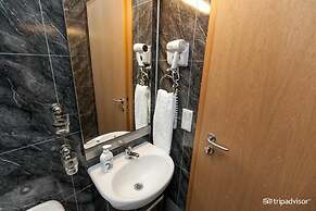 101 Guesthouse Hotel