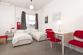 101 Guesthouse Hotel