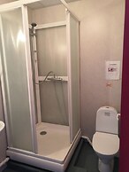 101 Guesthouse Hotel