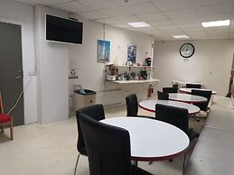 101 Guesthouse Hotel