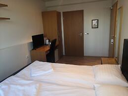 101 Guesthouse Hotel