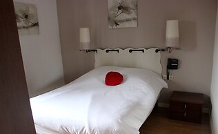 Hôtel La Maison Rouge