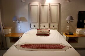 Hôtel La Maison Rouge